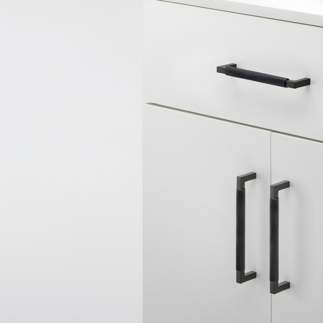 lifestyle 2 Iver Brunswick 160mm Cabinet Pull Handle Matte Black 22111 - The Blue Space