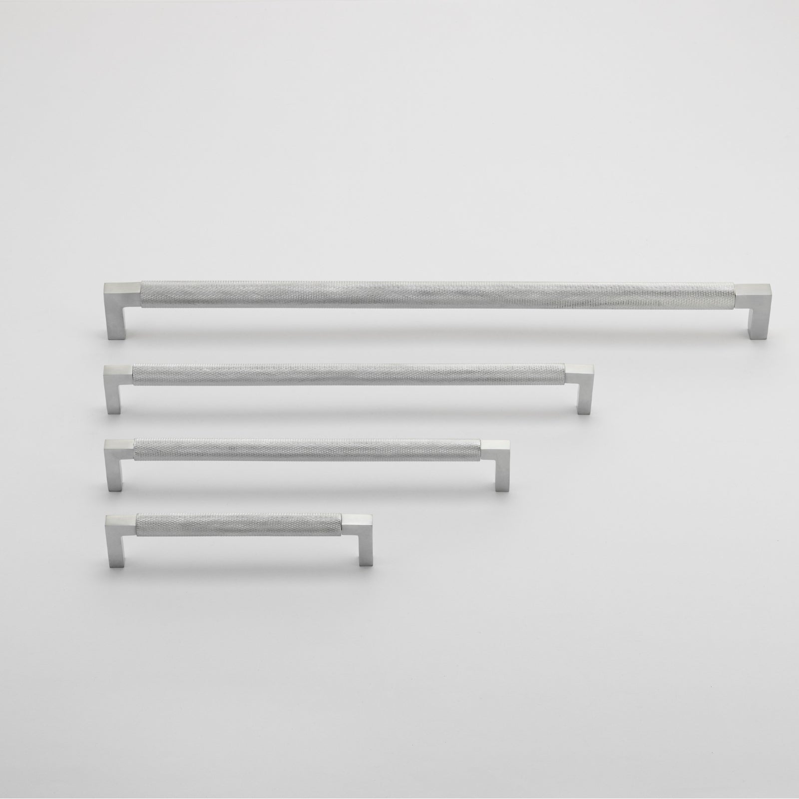All Size Iver Brunswick 160mm Cabinet Pull Handle Polished Chrome 22112 - The Blue Space