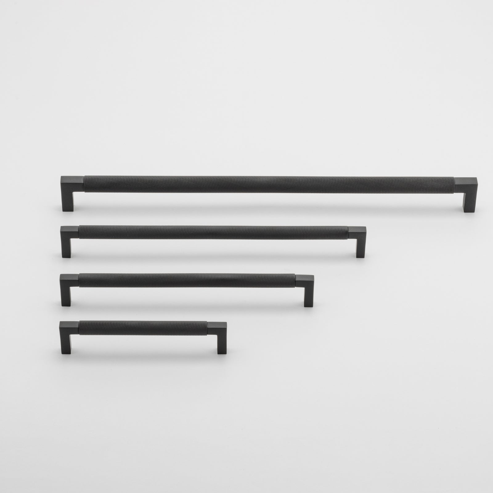 All Size Iver Brunswick 256mm Cabinet Pull Handle Matte Black 22121 - The Blue Space