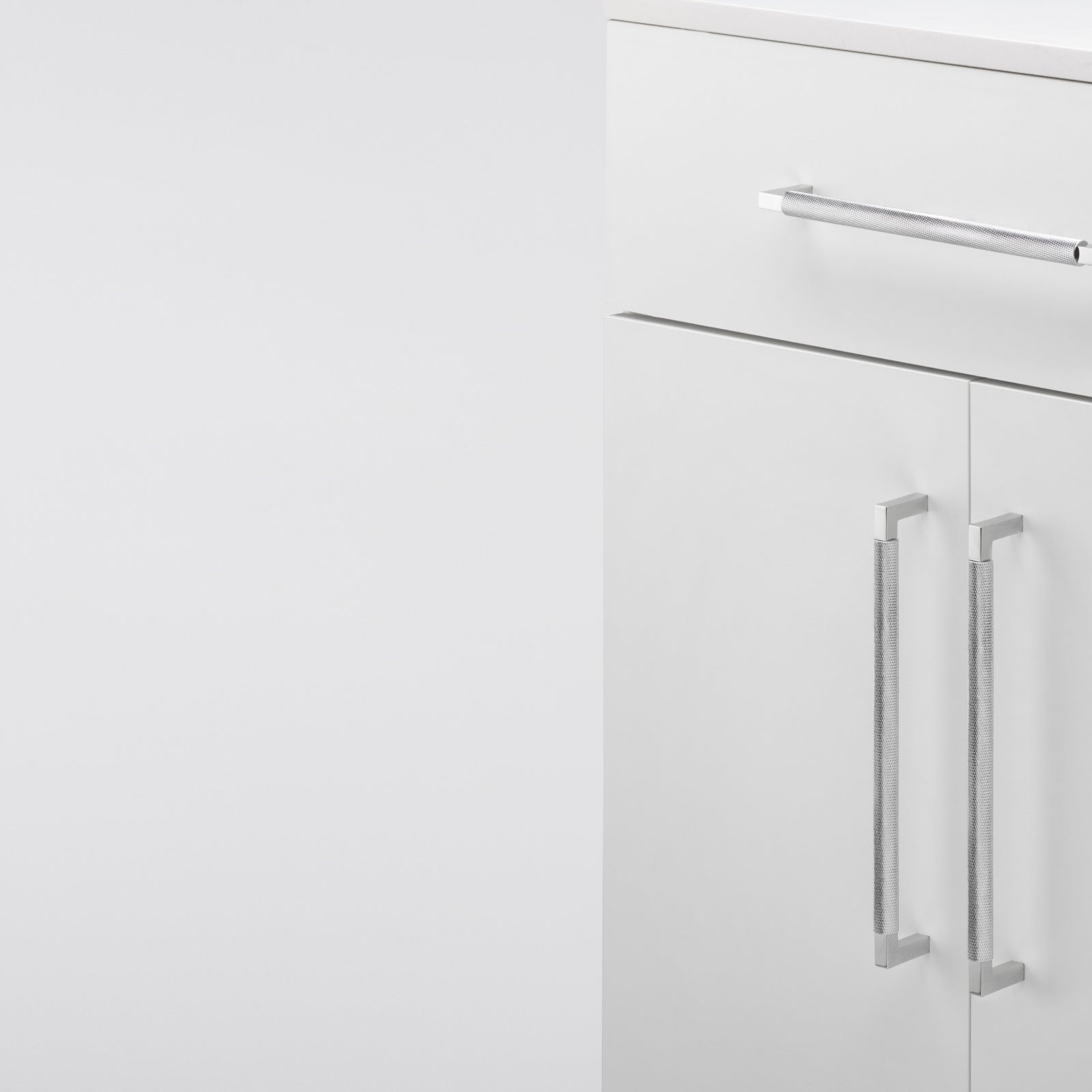 Lifestyle Iver Brunswick 256mm Cabinet Pull Handle Polished Chrome 22122 - The Blue Space