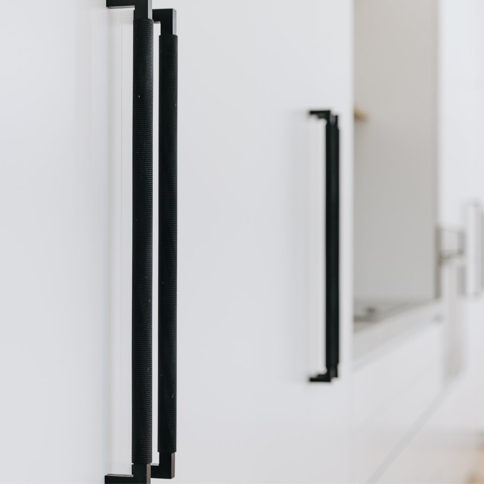 Lifestyle 1 Iver Brunswick 320mm Cabinet Pull Handle Matte Black 22131 - The Blue Space