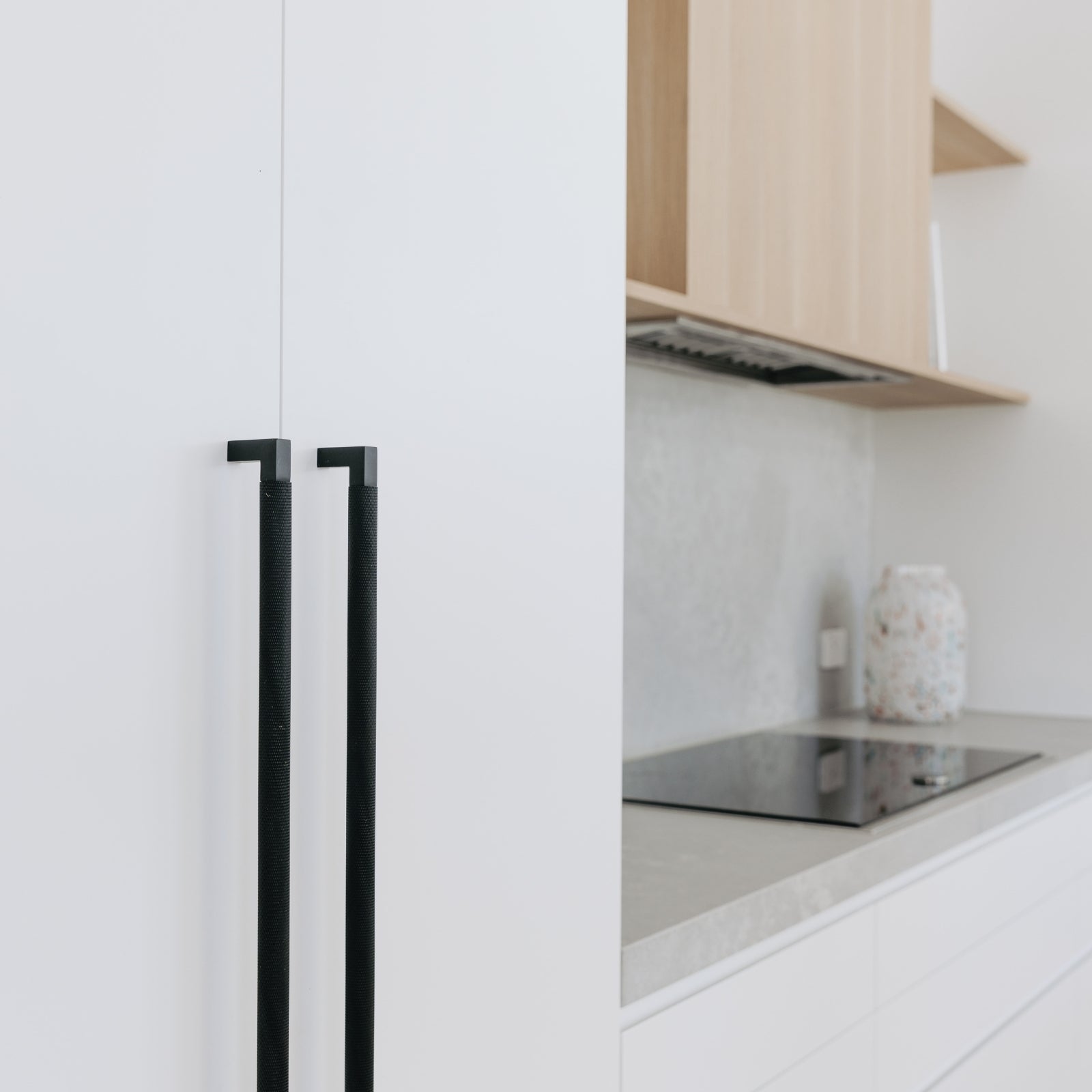Lifestyle 3 Iver Brunswick 320mm Cabinet Pull Handle Matte Black 22131 - The Blue Space