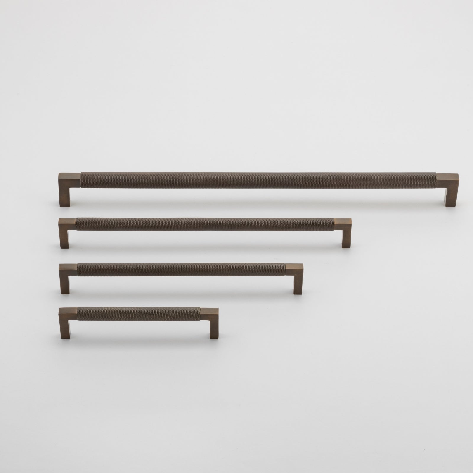 All Size Iver Brunswick 450mm Cabinet Pull Handle Signature Brass 22144 - The Blue Space