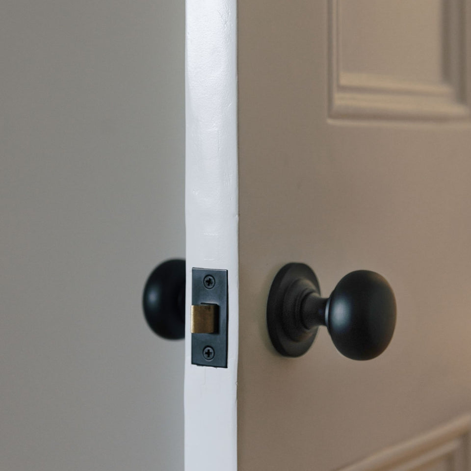 Iver Cambridge Knob Round Rose Passage Kit Matte Black