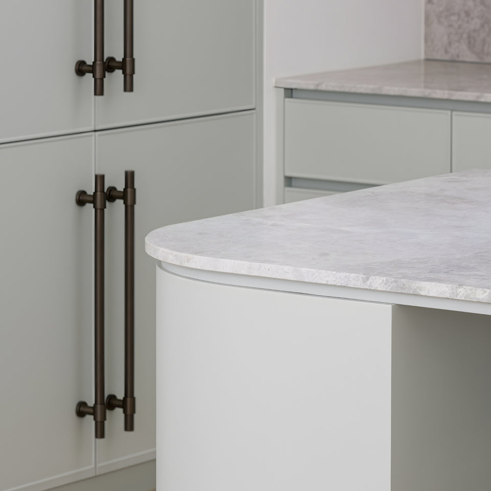 Iver Helsinki 256mm Cabinet Pull Handle Signature Brass