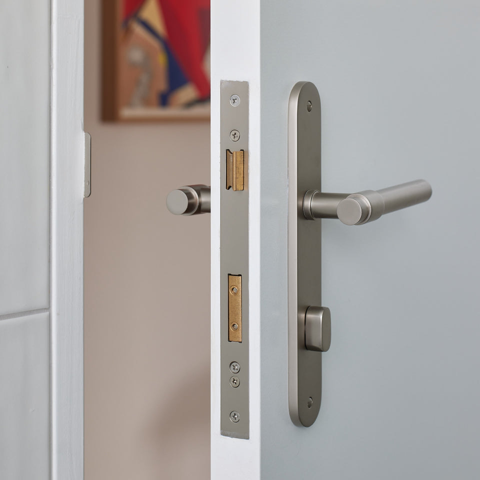 Iver Helsinki Lever Oval Backplate Entrance Kit with High Security Lock Satin Nickel