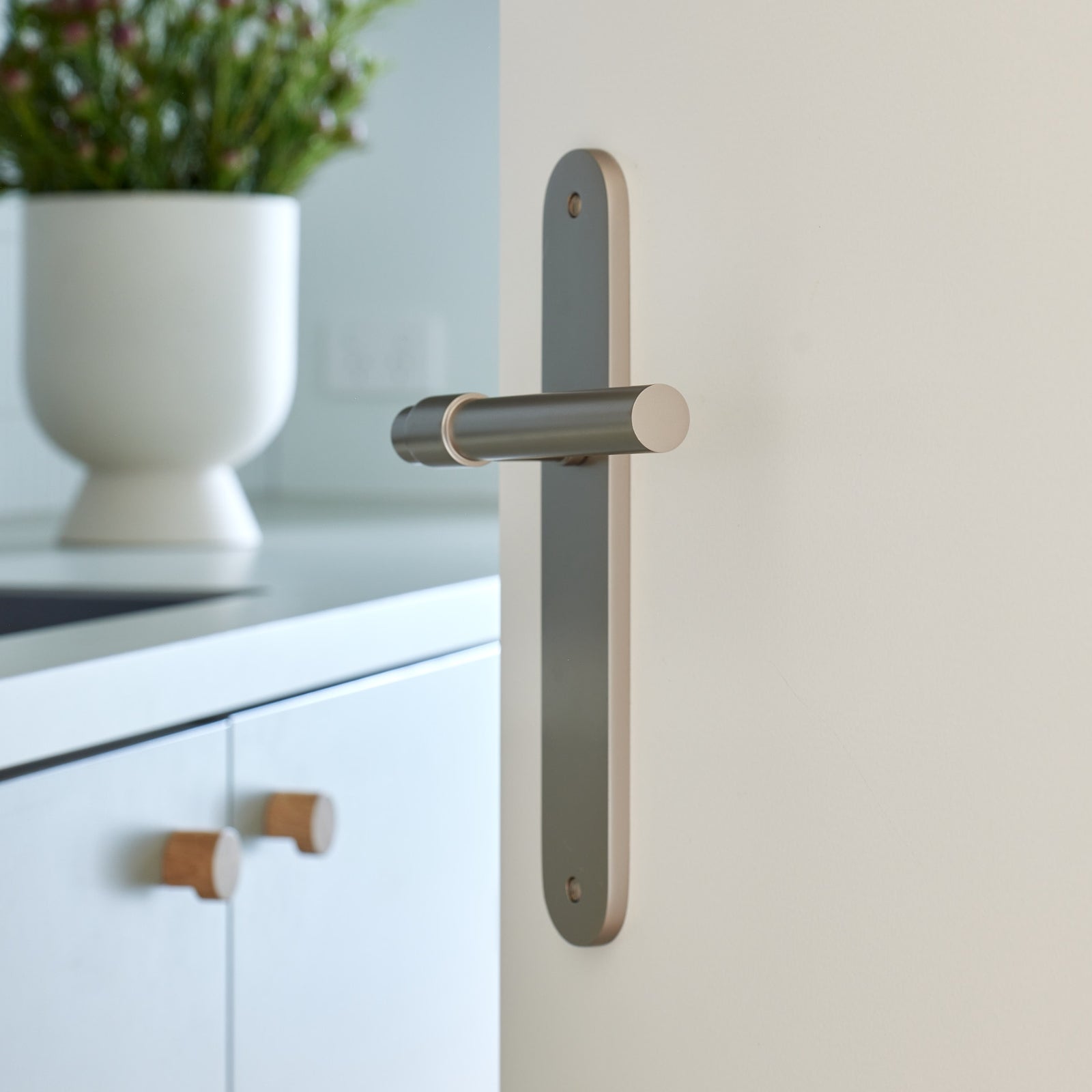 Lifestyle Iver Helsinki Lever Oval Backplate Passage Kit Satin Nickel 14900KPASS60 - The Blue Space