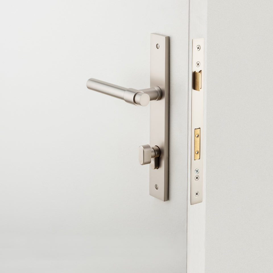 Iver Helsinki Lever Rectangular Backplate Entrance Kit with High Security Lock Satin Nickel