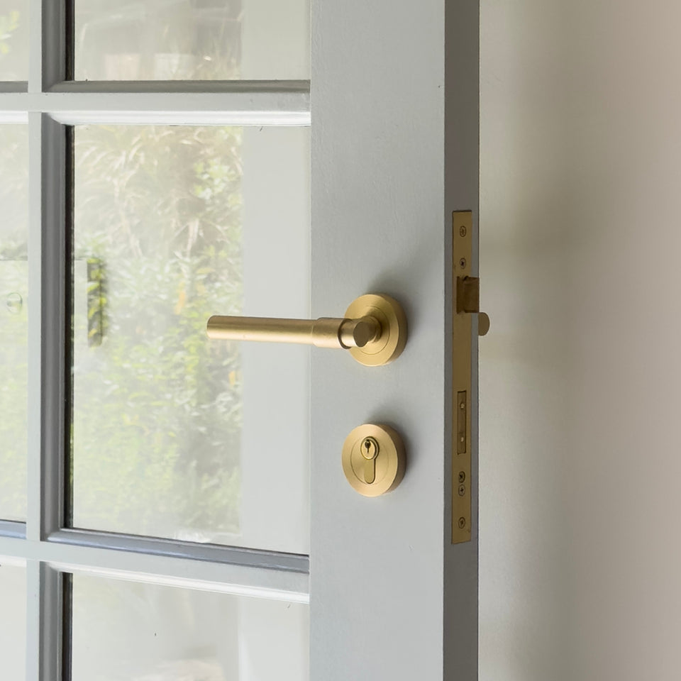 Iver Helsinki Lever Round Rose Entrance Kit with Separate High Security Lock Brushed Brass