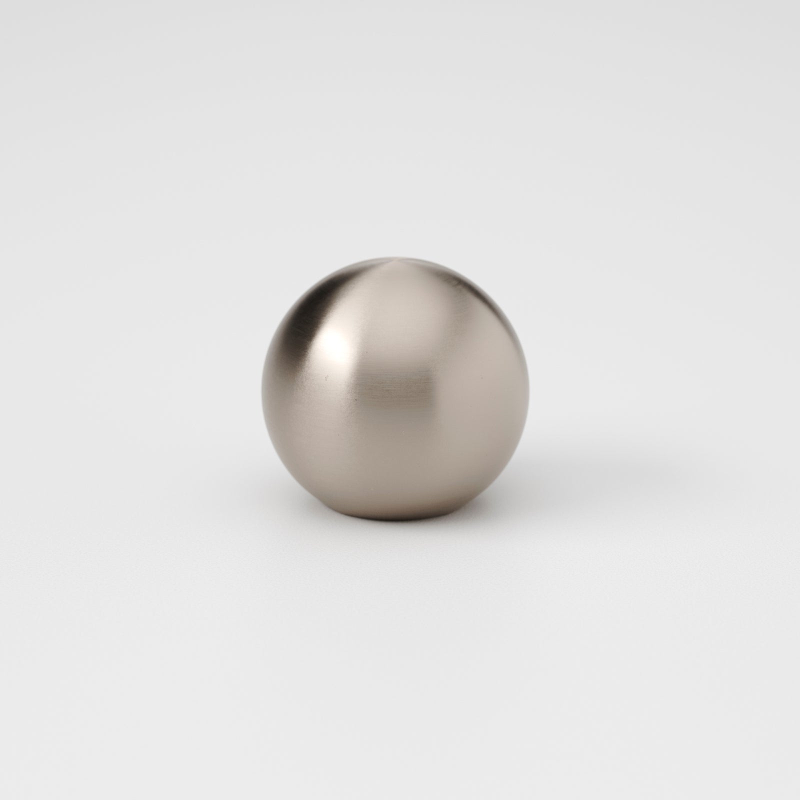 Detail Iver Puerto 32mm Cabinet Knob Satin Nickel 24085 - The Blue Space