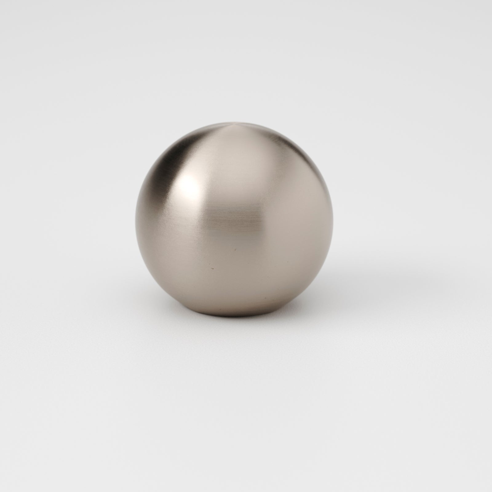 Detail Iver Puerto 38mm Cabinet Knob Satin Nickel 24095 - The Blue Space