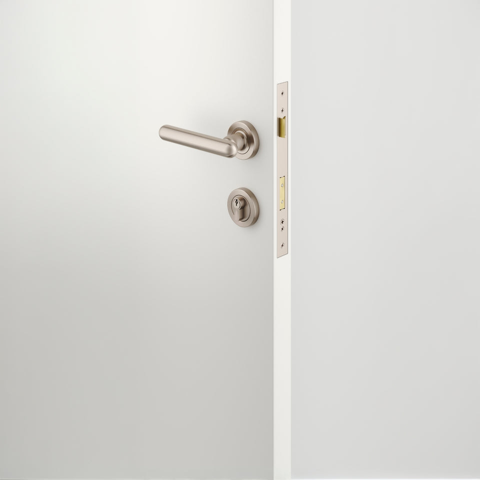 Iver Puerto Lever Round Rose Entrance Kit with Separate High Security Lock Key/Key Satin Nickel