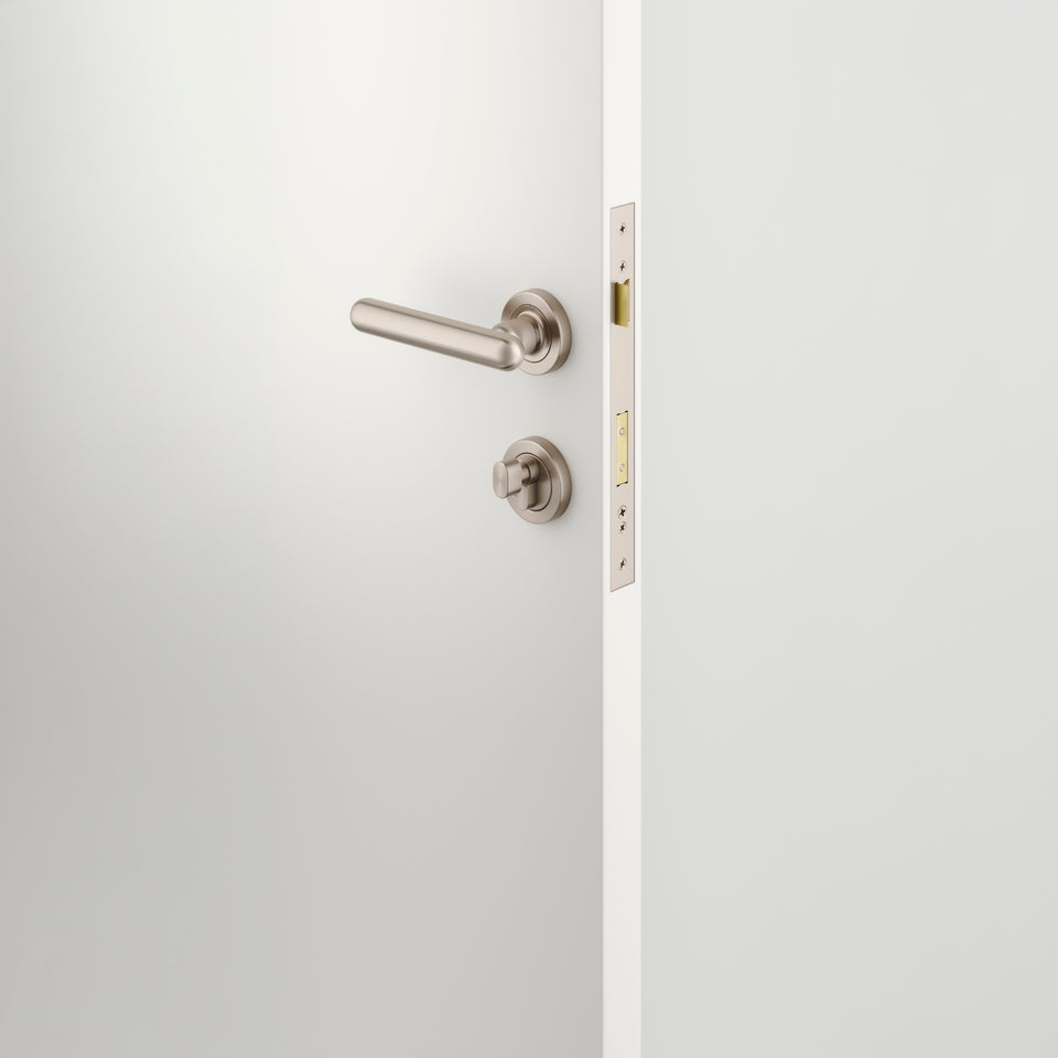 Iver Puerto Lever Round Rose Entrance Kit with Separate High Security Lock Key/Thumb Satin Nickel
