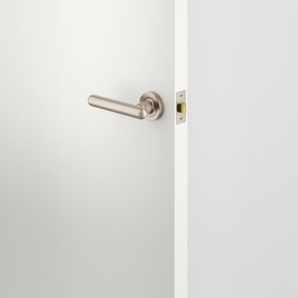 Iver Puerto Lever Round Rose Passage Kit Satin Nickel