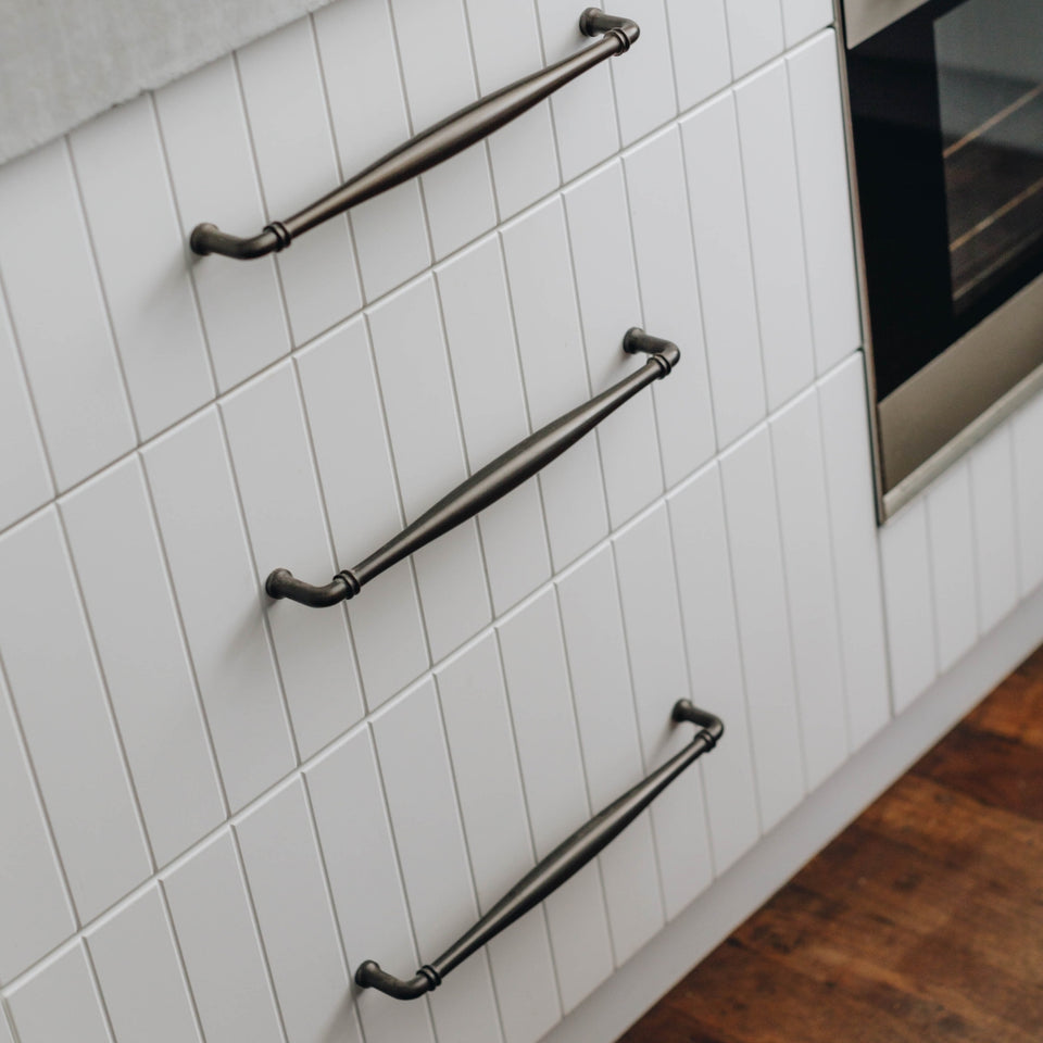 Iver Sarlat 256mm Cabinet Pull Handle Signature Brass
