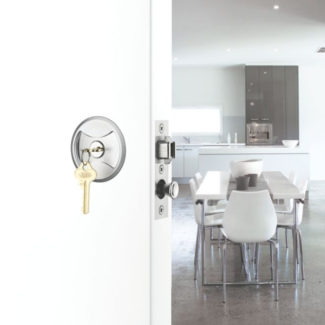 Lockwood Symmetry Round Cavity Sliding Door Entrance Set Satin Pearl Dp