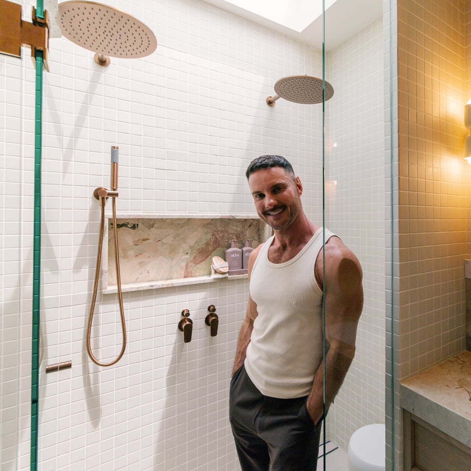 Meir Round Wall Shower Curved Arm 400mm Lustre Bronze