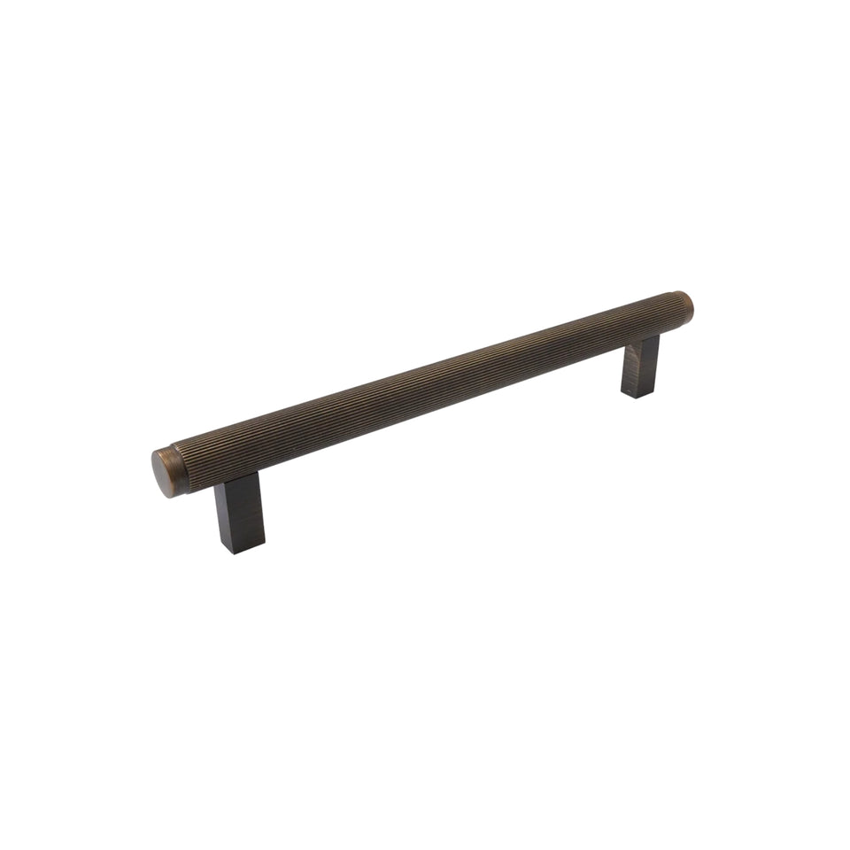 Momo Handles Bellevue Lined Bar Pull Bronze