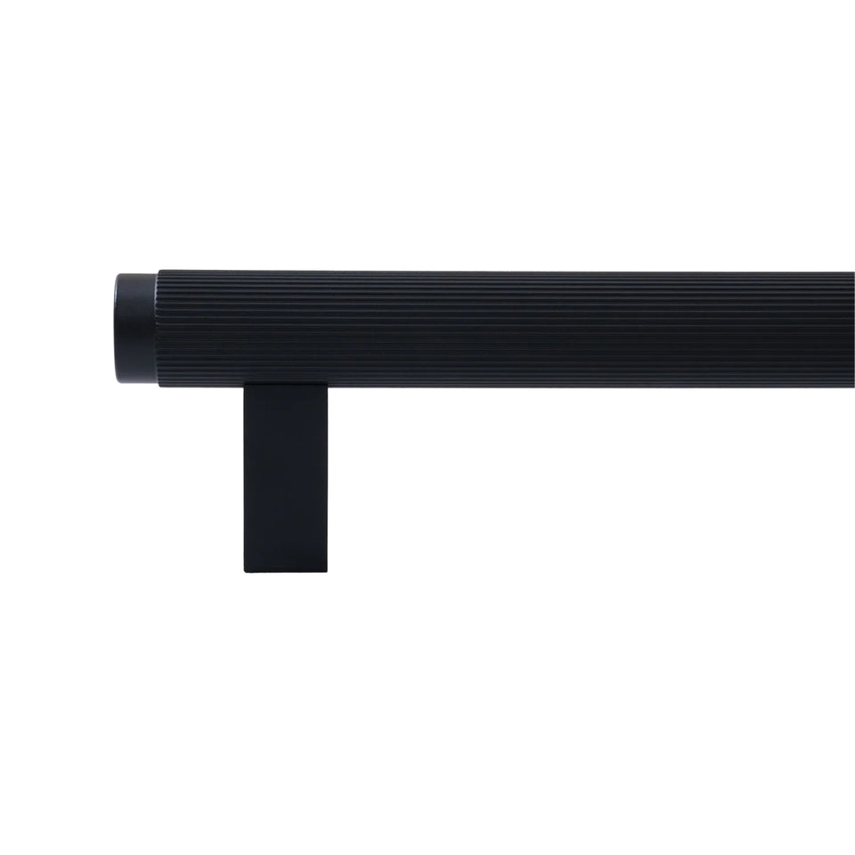 Momo Handles Bellevue Lined Bar Pull Matte Black