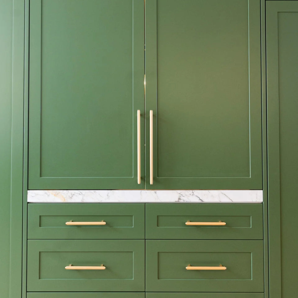 Momo Handles Bellevue Lined Bar Pull Brushed Satin Brass