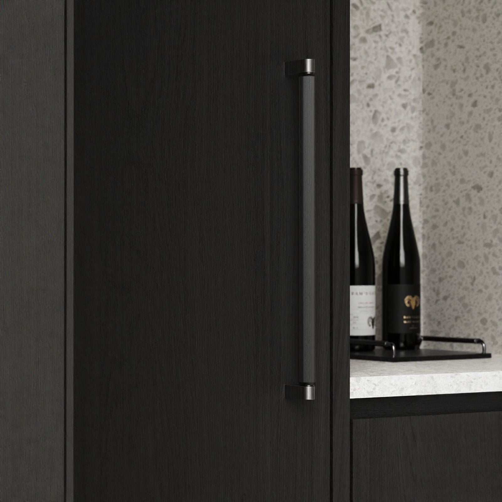 Lifestyle Momo Handles Brooklyn Big Handle Brushed Black BKN0677.448.BBL - The Blue Space