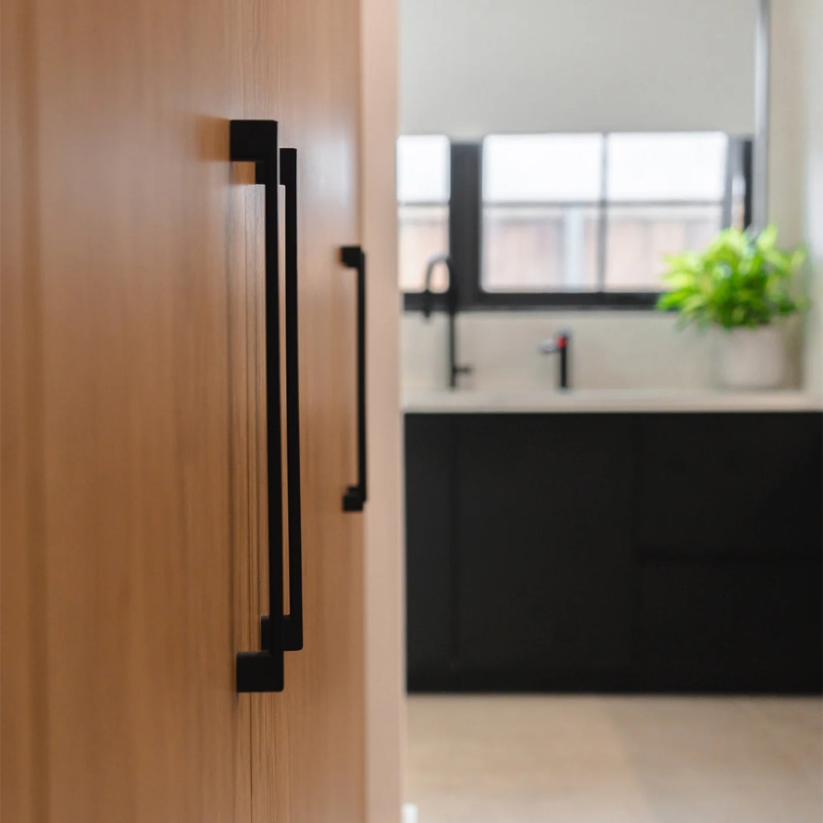 Lifestyle 2 Momo Handles Livorno D Handle Matte Black M3163.320.MBL.FG - The Blue Space