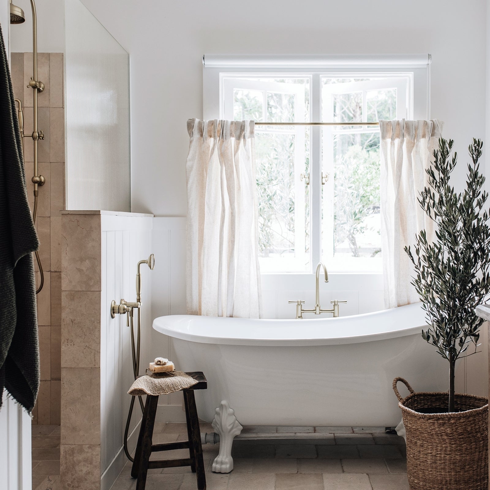 {"type":"root","children":[{"type":"paragraph","children":[{"type":"text","value":"Baths"}]}]}