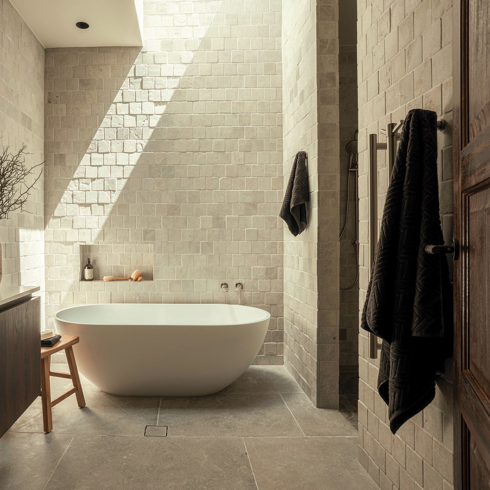 Lifestyle 2 Phoenix Point Drain TI 130mm Outlet 90mm 202-1305-51 - The Blue Space