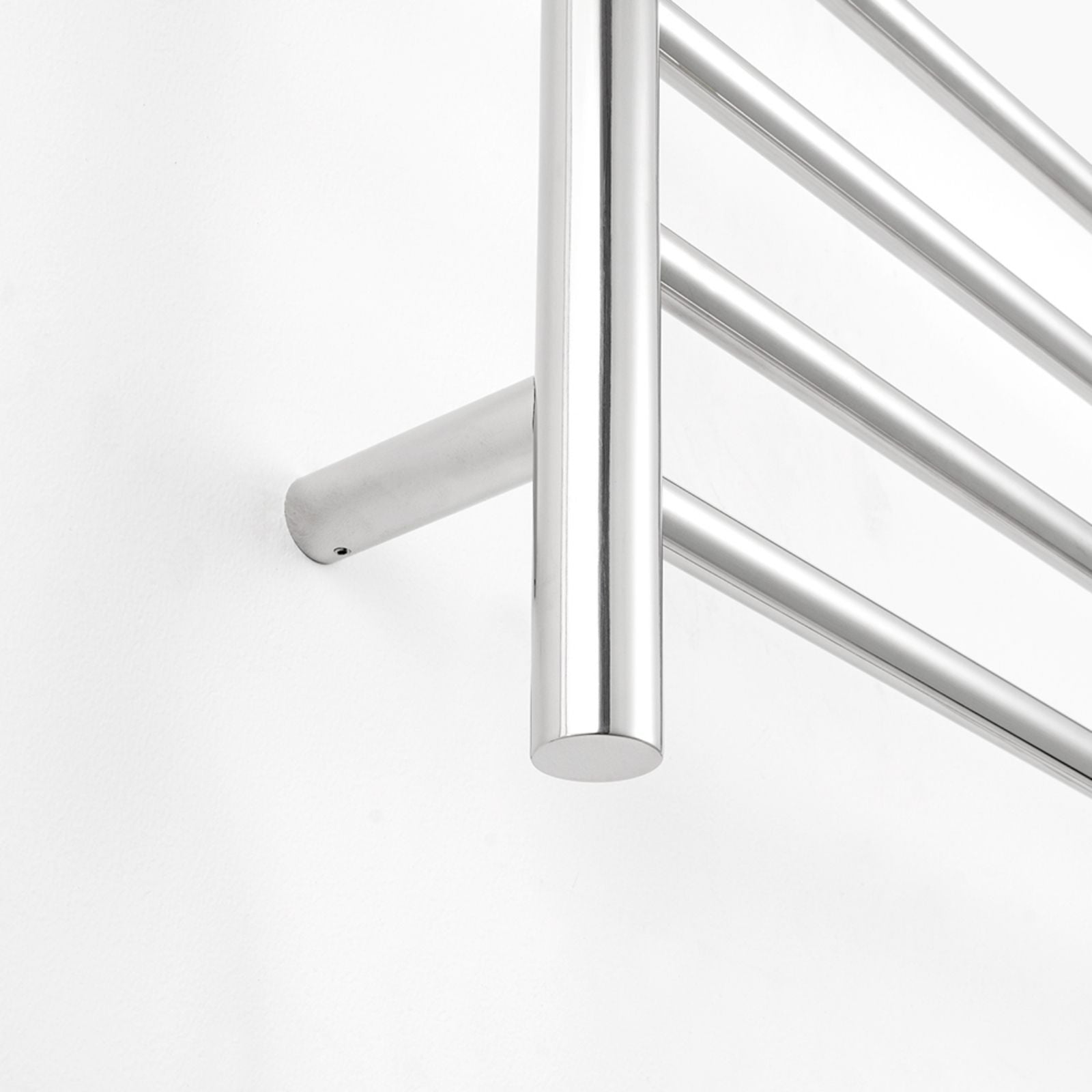 Close Radiant Heated Round Ladder 1300 X 750mm Mirror Polished RTR09 - The Blue Space