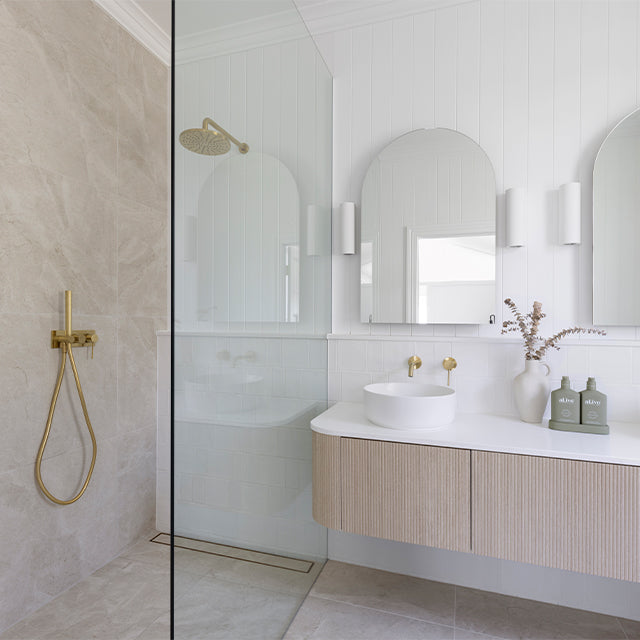 {"type":"root","children":[{"type":"paragraph","children":[{"type":"text","value":"Pairing Brushed Gold with Tiles, Stone and Cabinetry"}]}]}