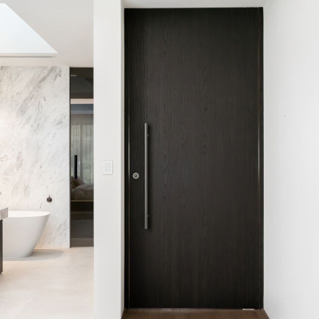 Zanda Round Profile Pull Handles 600mm Graphite Nickel