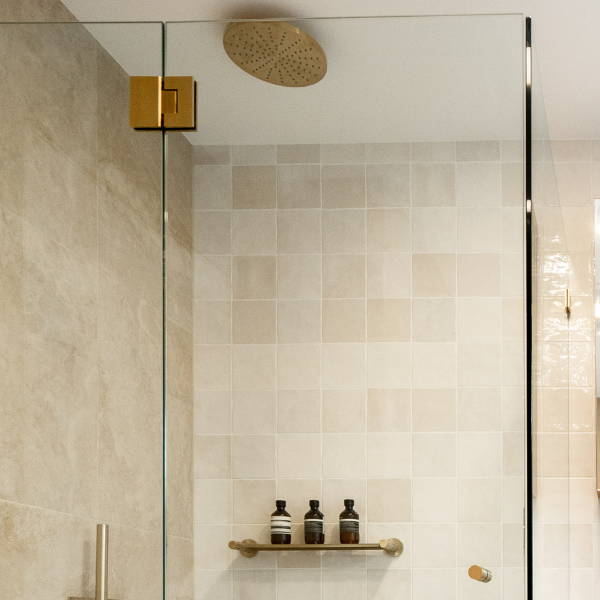 the-blue-space-shower accessories-shower-screen-hardware