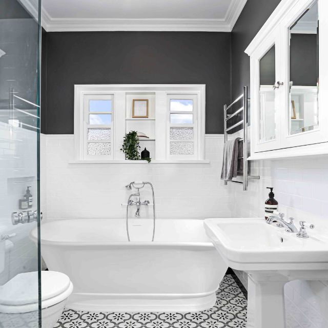 Turner Hastings Cambridge 156 TitanCast Bath - Gloss White
