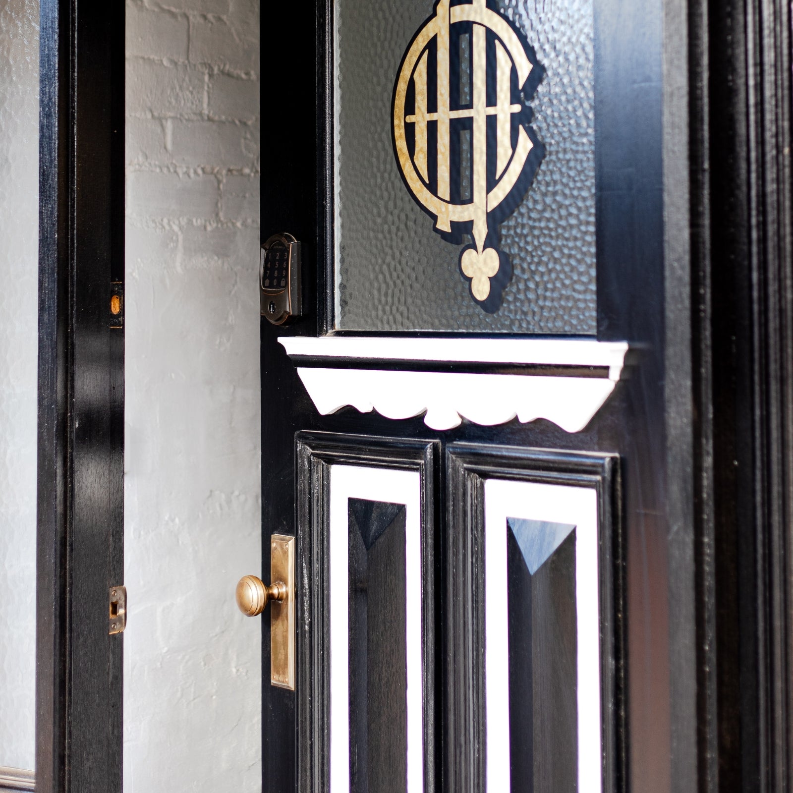 Project Image TradCo Milton Door Knob Long Backplate Passage Set Polished Brass 0720KPASS60 - The Blue Space