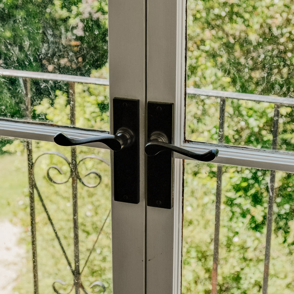 TradCo Milton Lever Long Backplate Passage Set Matte Black