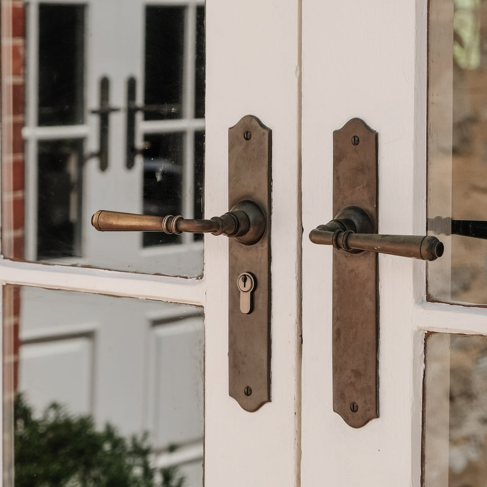 TradCo Reims Lever Long Backplate Entrance Set with High Security Lock Antique Brass