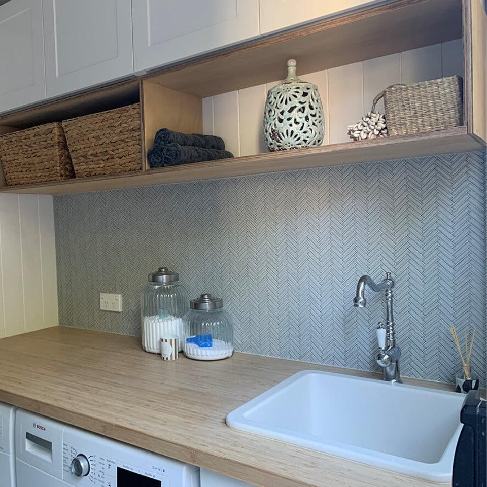 Turner Hastings Cuisine 46 x 46 Inset/Undermount Fine Fireclay Sink