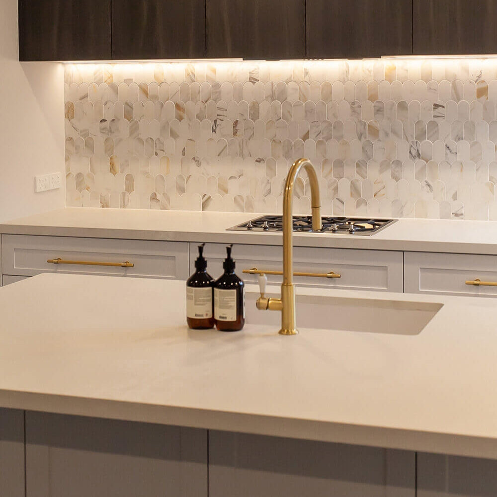 Lifestyle 3 Turner Hastings Ludlow Pull Out Sink Mixer with Metal Lever Handle - Brushed Brass LU115PM-S-BB - The Blue Space