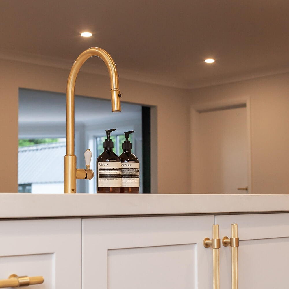 Lifestyle 4 Turner Hastings Ludlow Pull Out Sink Mixer with Metal Lever Handle - Brushed Brass LU115PM-S-BB - The Blue Space