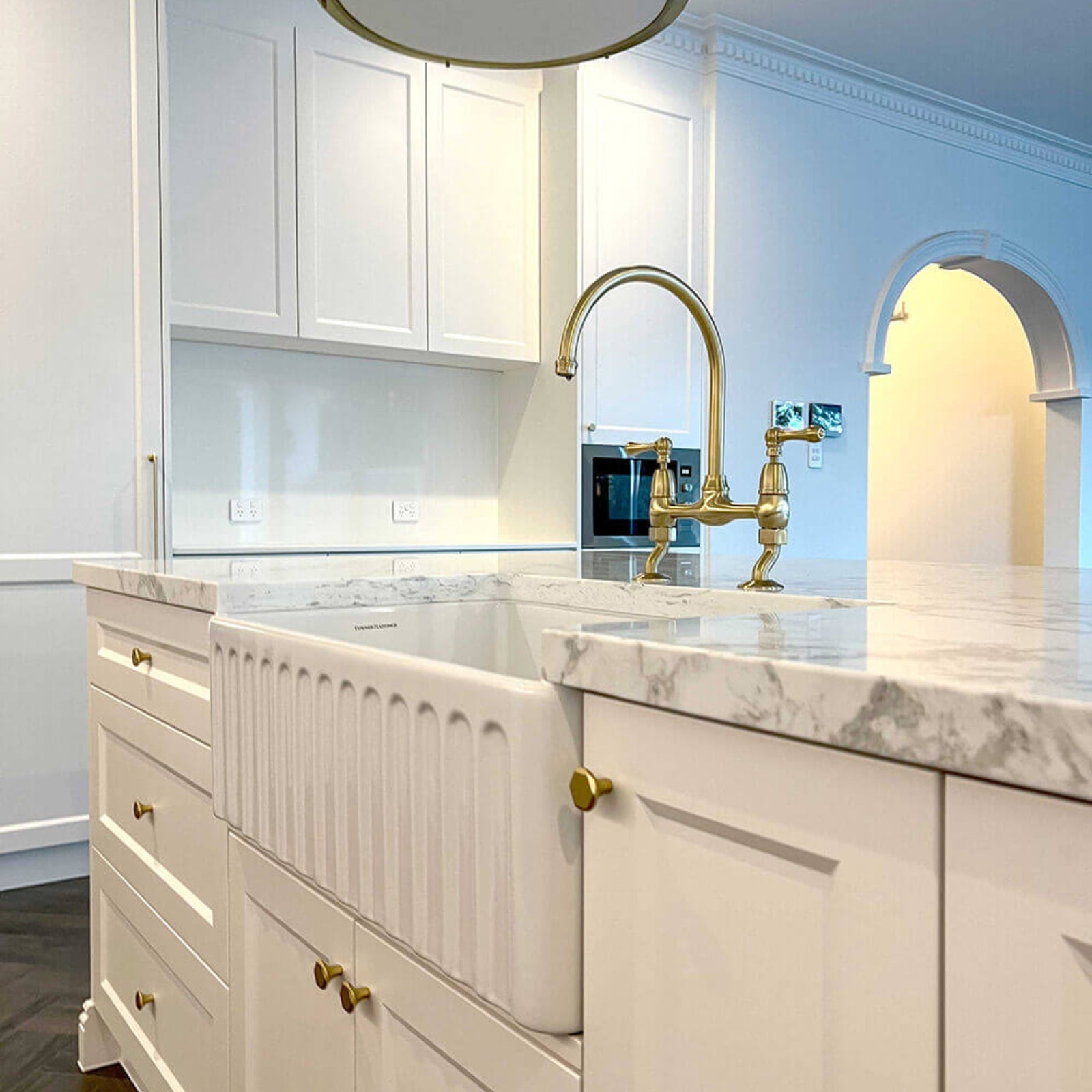 Lifestyle 10 Turner Hastings Novi 75 x 46 Fireclay Single Butler Sink, Universal Flat or Ribbed - Gloss White NO75FS - The Blue Space