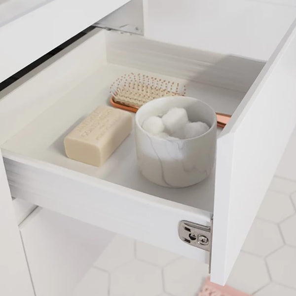 Glacier Lite White Interior and Drawer Hardware Example