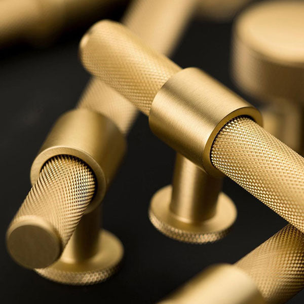 Momo Handles Belgravia Bar Pull Brushed Satin Brass online at The Blue Space