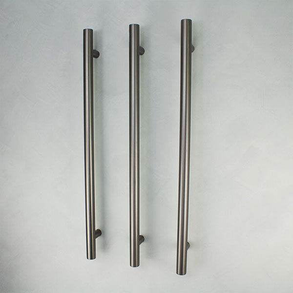 Radiant Vertical Round Single Bar Heated Gunmetal