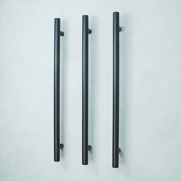 Radiant Vertical Round Single Bar Heated - Matte Black - The Blue Space